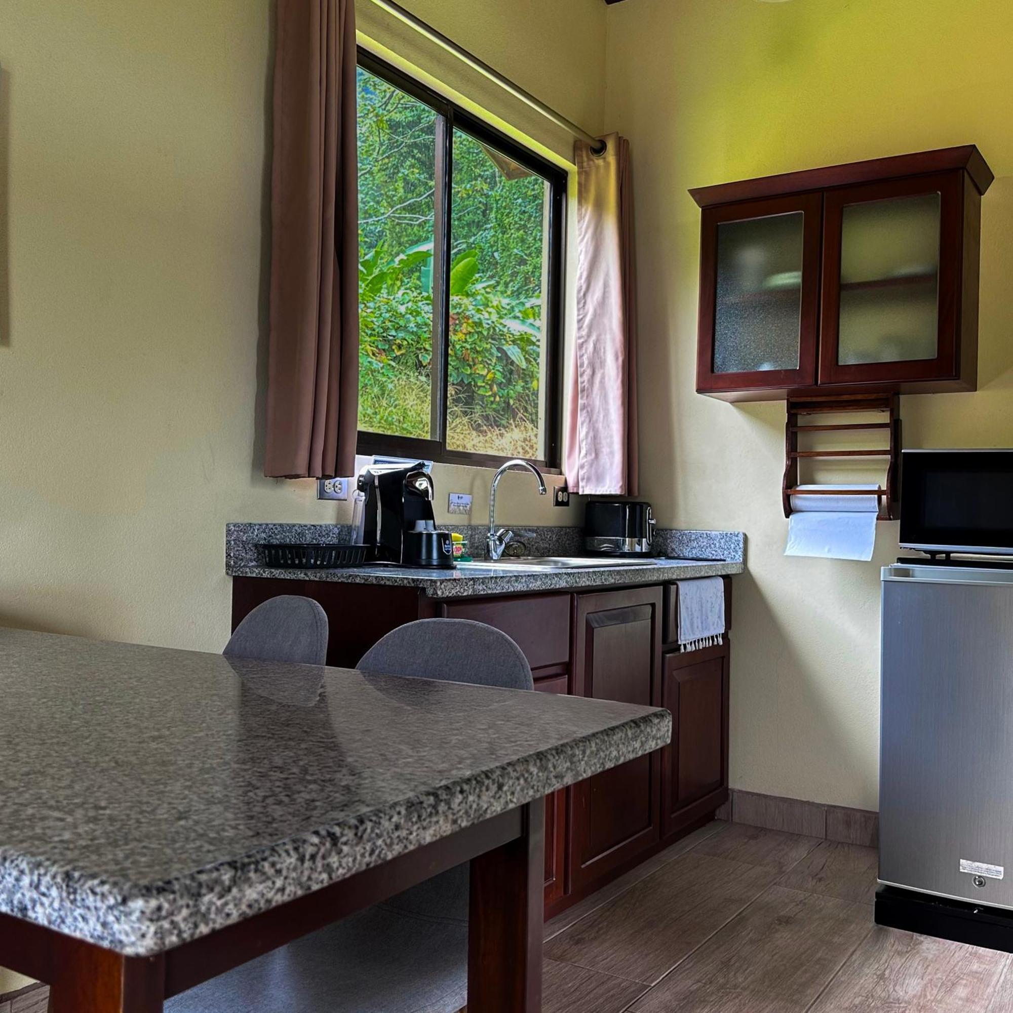 Arenal Roca Suites Ла Фортуна Экстерьер фото